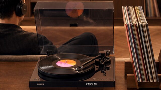 CDも聴けるレコードプレーヤー。PHILIPS「Fidelio FT1」がクラウドファンディングで56%OFF