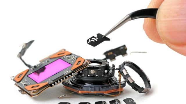 iFixitティアダウン：iPhone 18 Proの新カメラは壊れたら丸ごと交換。可変絞りは修理不能。