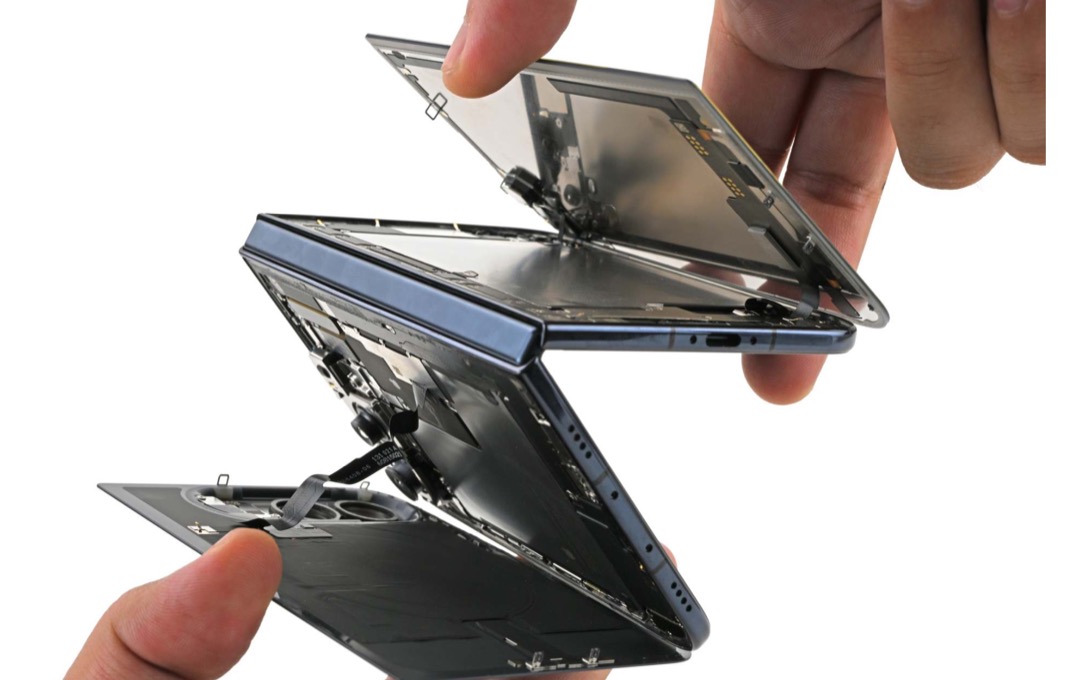 iFixitによるiPhone Duo分解と修理しやすさの評価